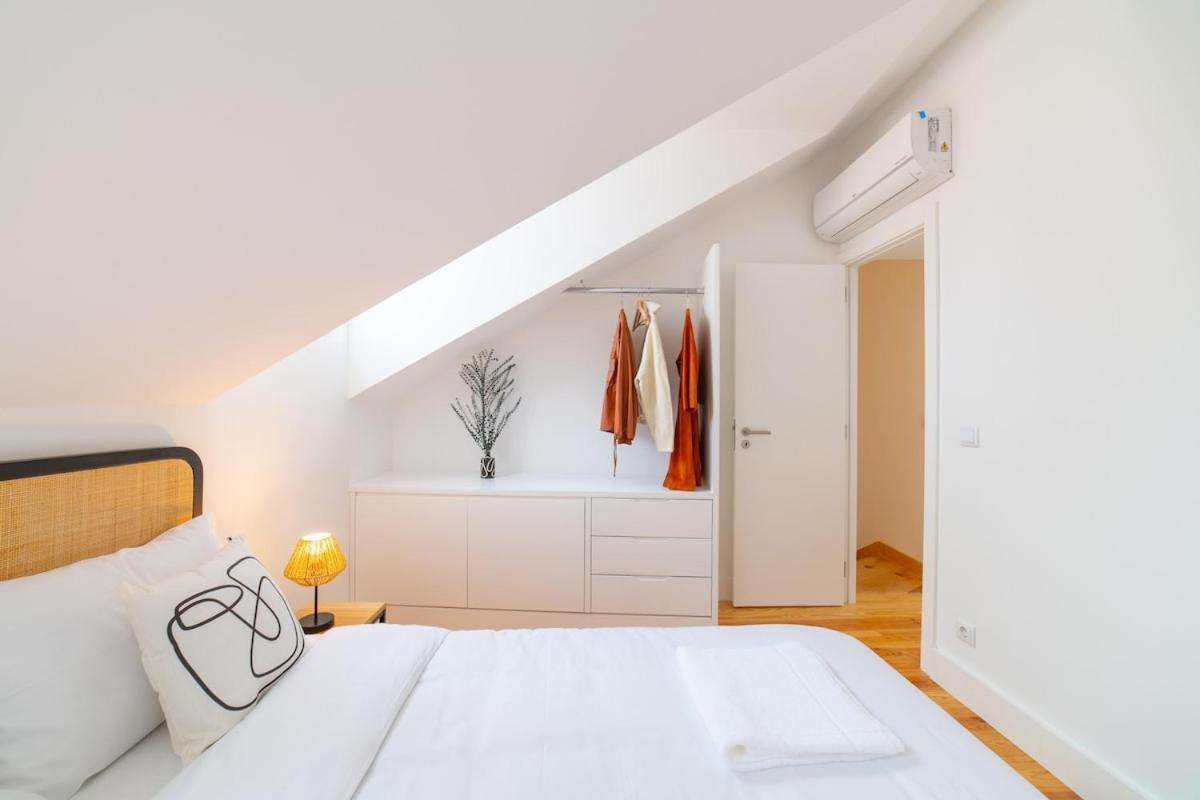 Apartment Sao Bento Duplex 3 Lisbon